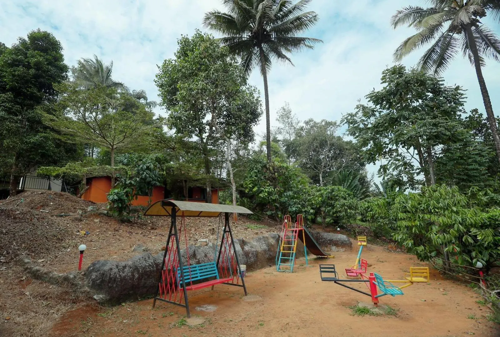 Vythiri Hill Palace 0*,  India
