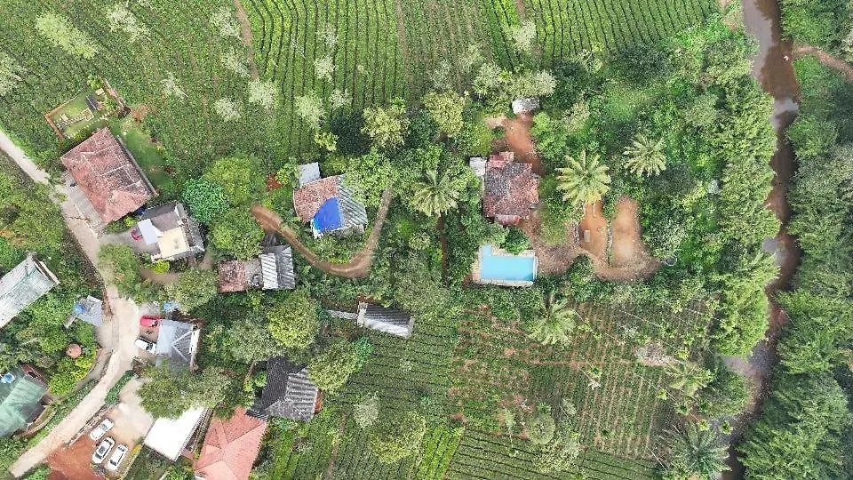 Vythiri Hill Palace 0*,